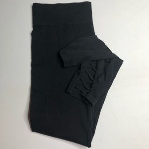 Feather Maternity Black Capri Legging Cute Design